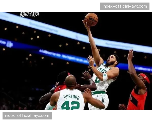 塔图姆三双，凯尔特人轻取活塞取得十连胜