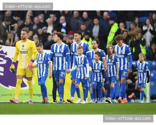 那不勒斯球迷抗议球队近期表现