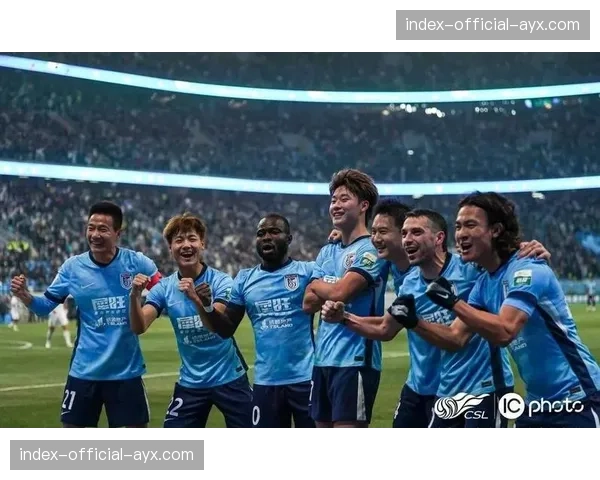 大连英博对阵河南队，两支中游球队的排名争夺战